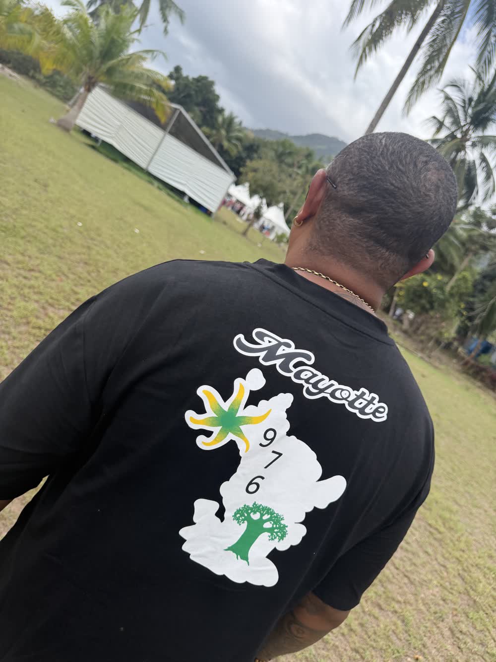 Tee-shirt Mayotte 976 porté par l'équipe Pull Up Événements lors d'un événement d'entreprise à Mayotte